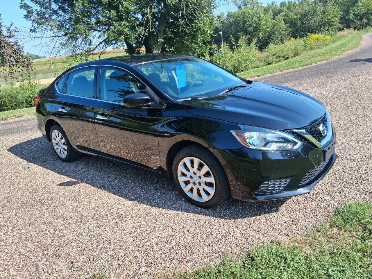 Nissan Sentra S 6MT 2017