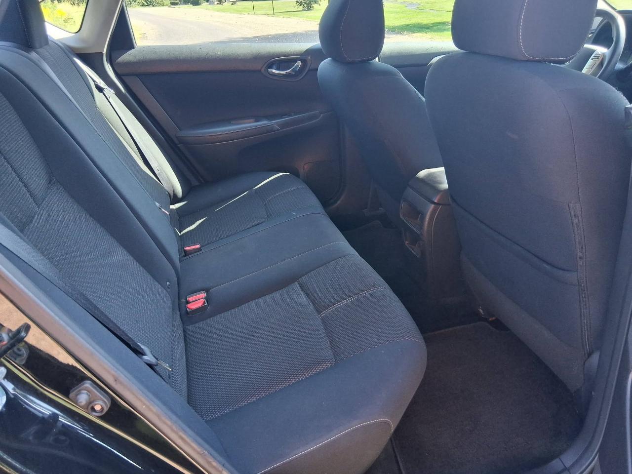 Nissan Sentra S 6MT 2017