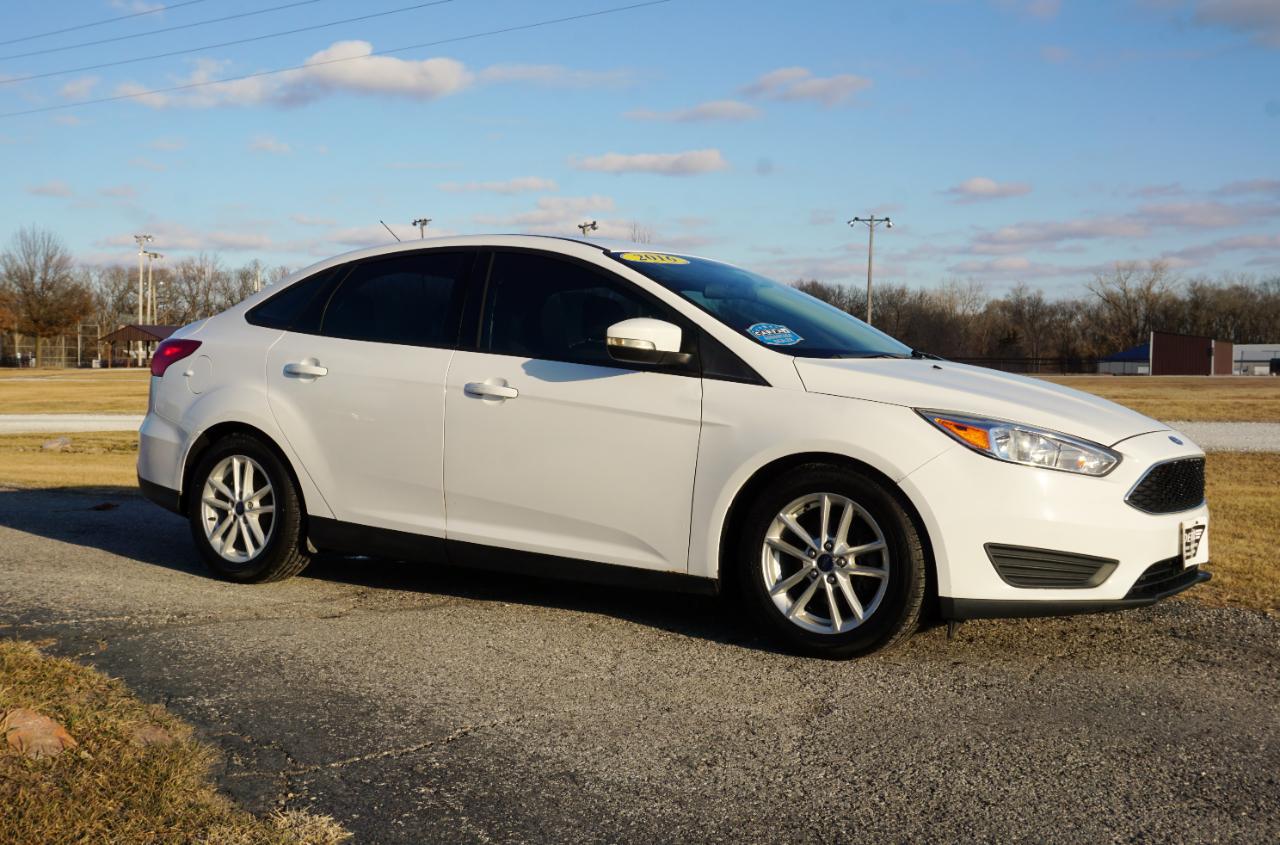 Ford Focus SE Sedan 2016