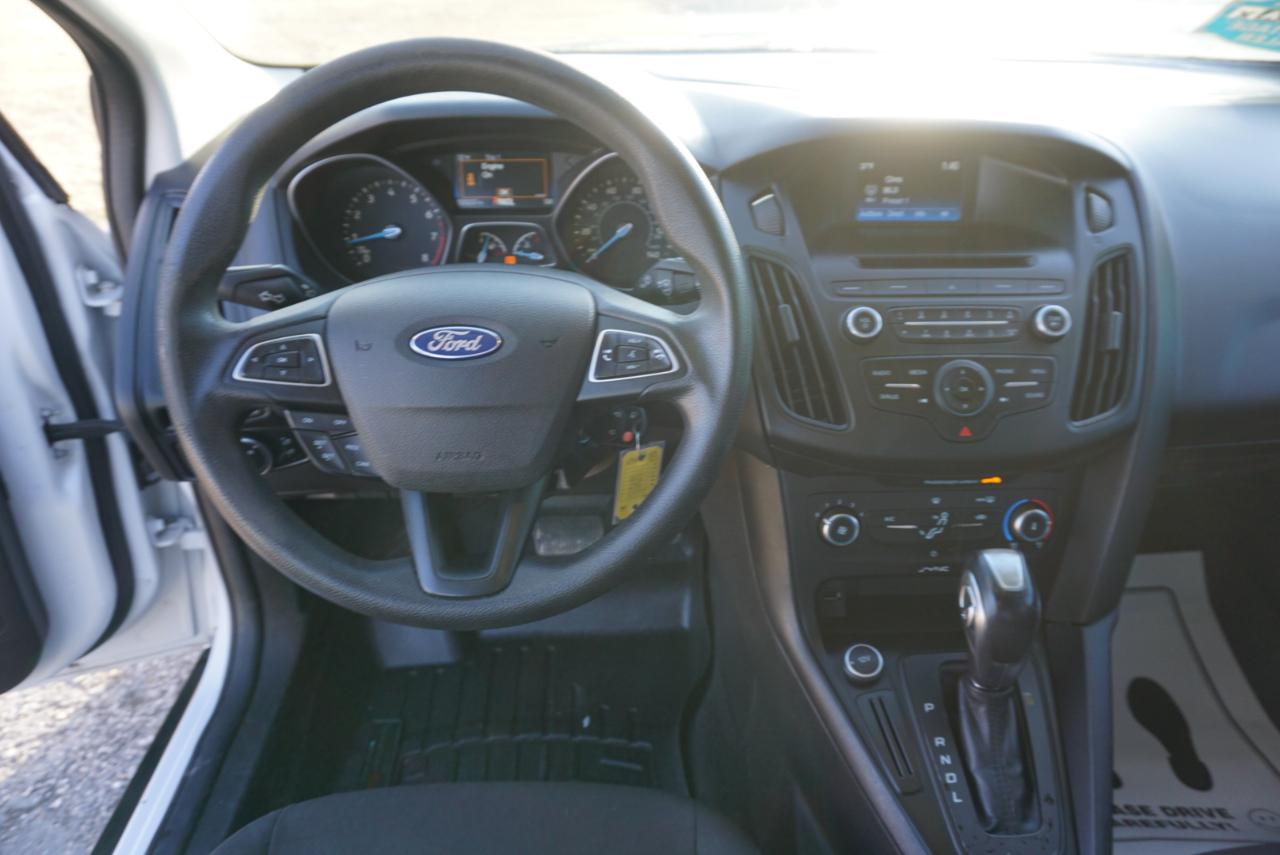 Ford Focus SE Sedan 2016