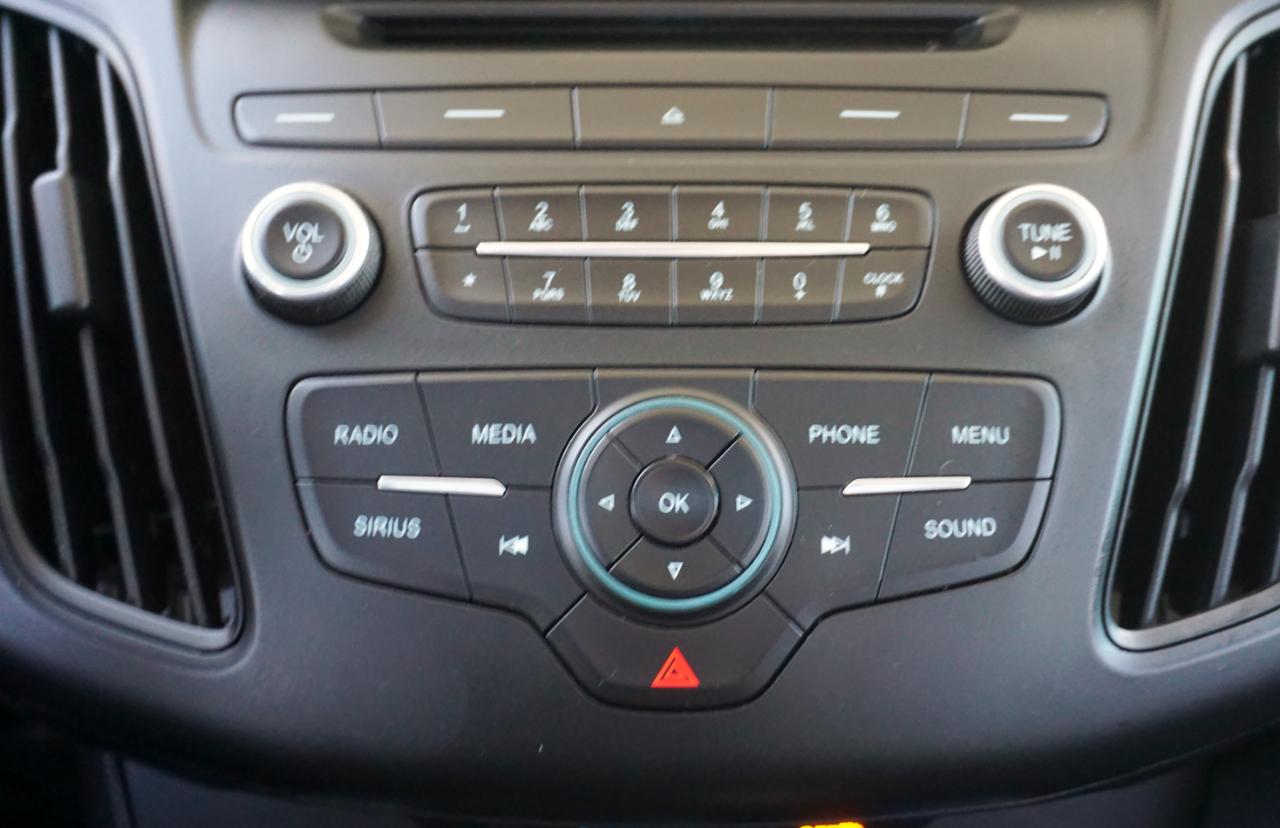 Ford Focus SE Sedan 2016