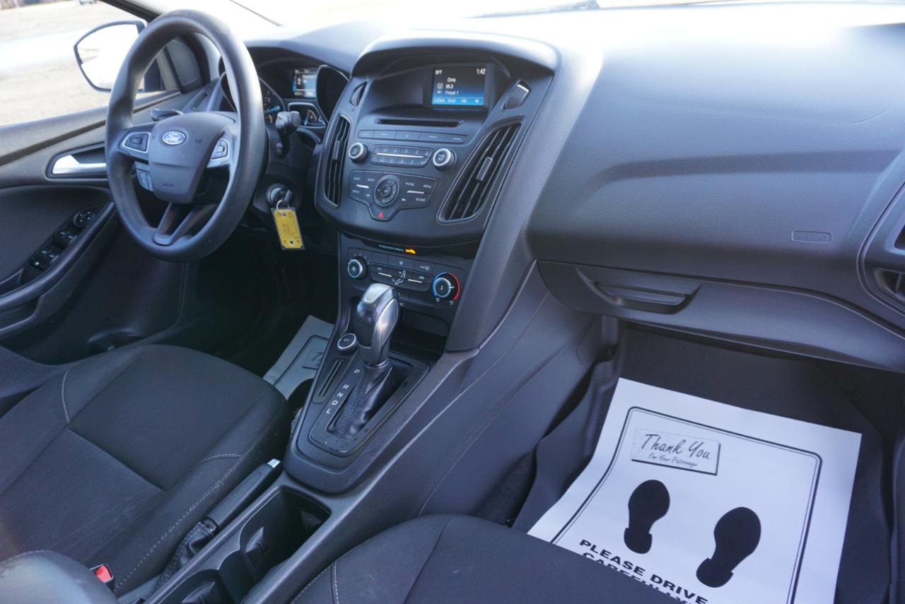 Ford Focus SE Sedan 2016