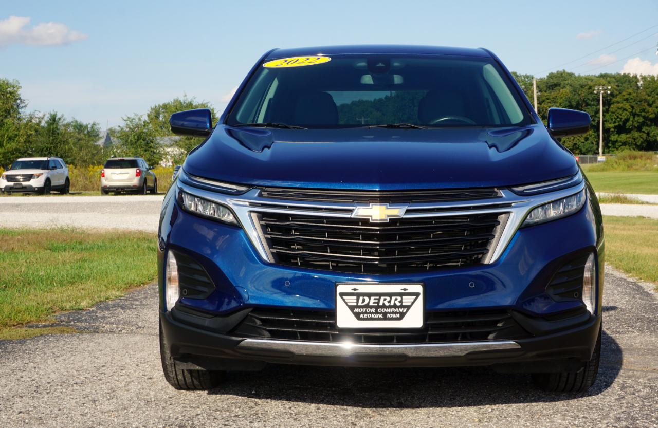 2022 Chevrolet Equinox LT photo 2