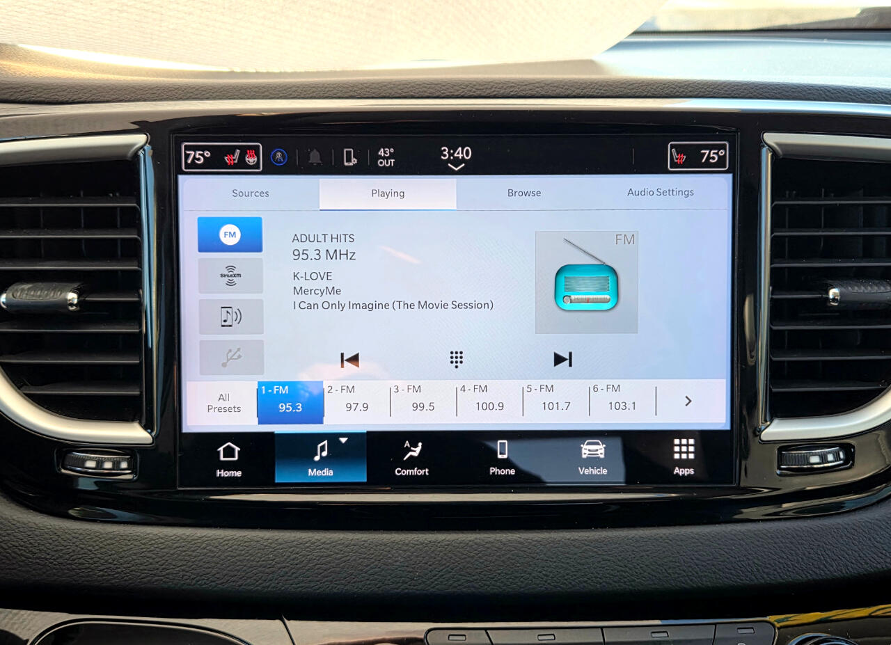 Chrysler Pacifica Touring L 2023