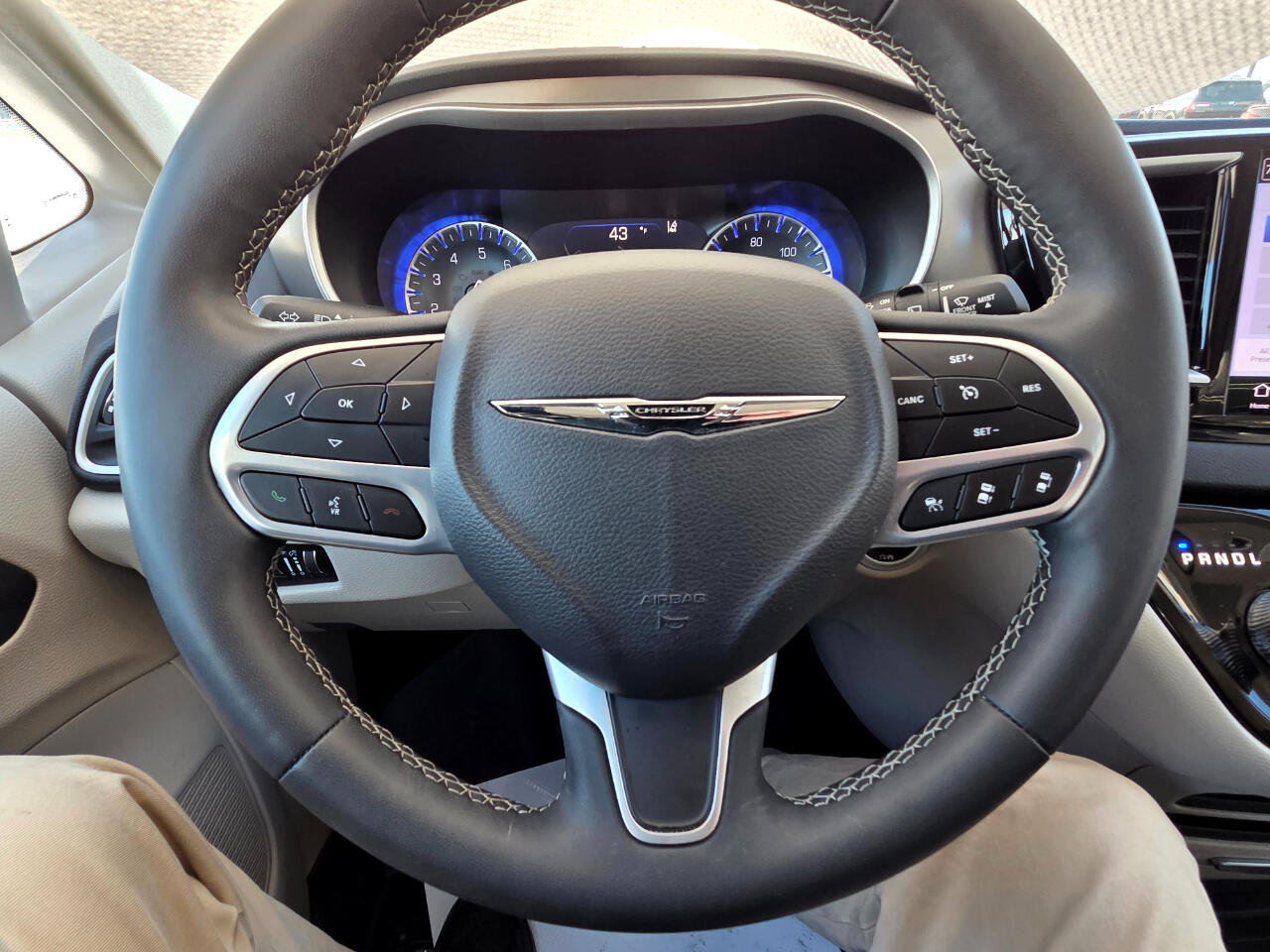 Chrysler Pacifica Touring L 2023