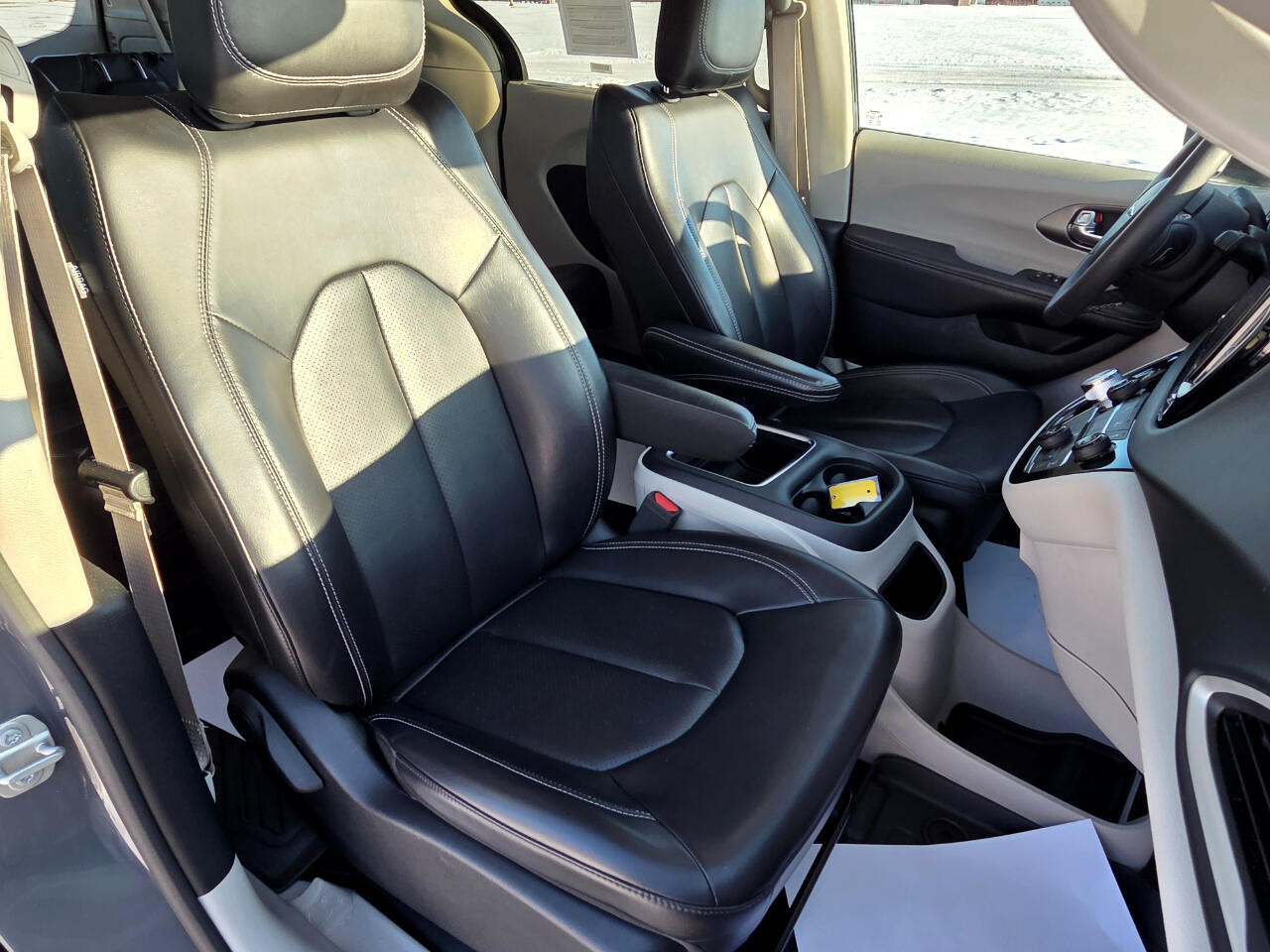 Chrysler Pacifica Touring L 2023