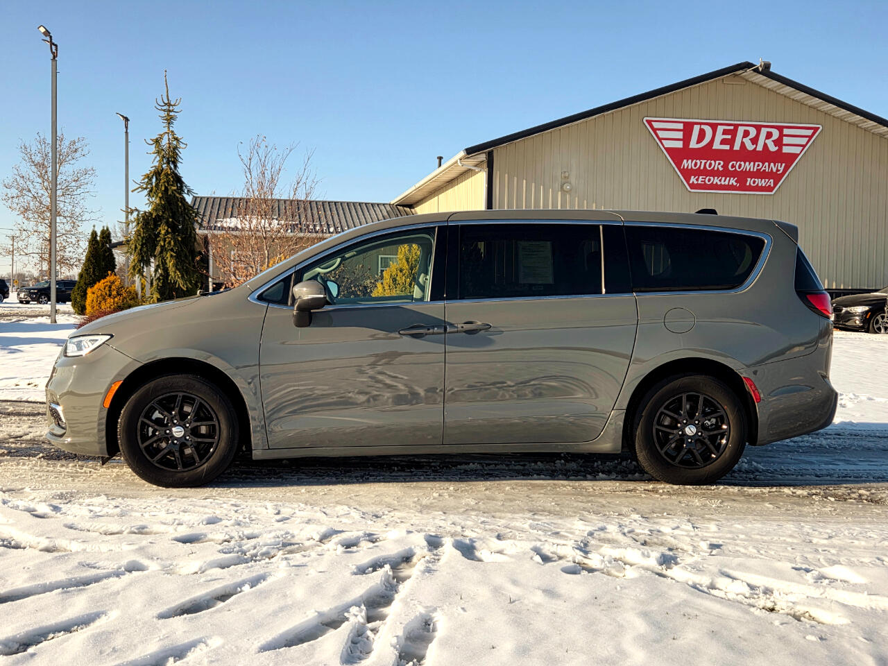Chrysler Pacifica Touring L 2023