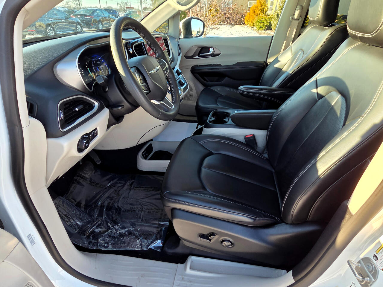 Chrysler Pacifica Touring L 2023