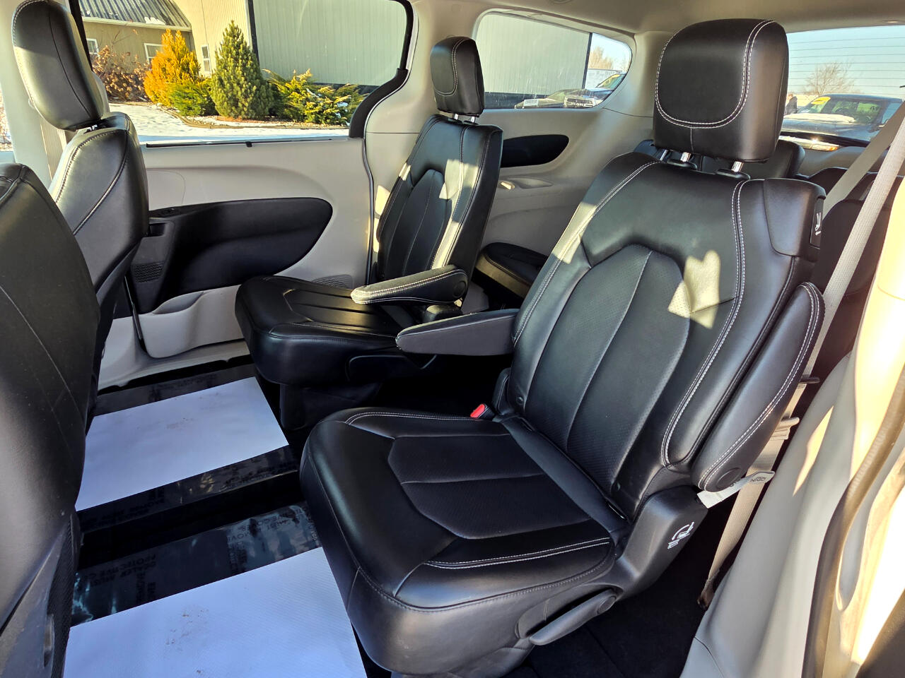 Chrysler Pacifica Touring L 2023