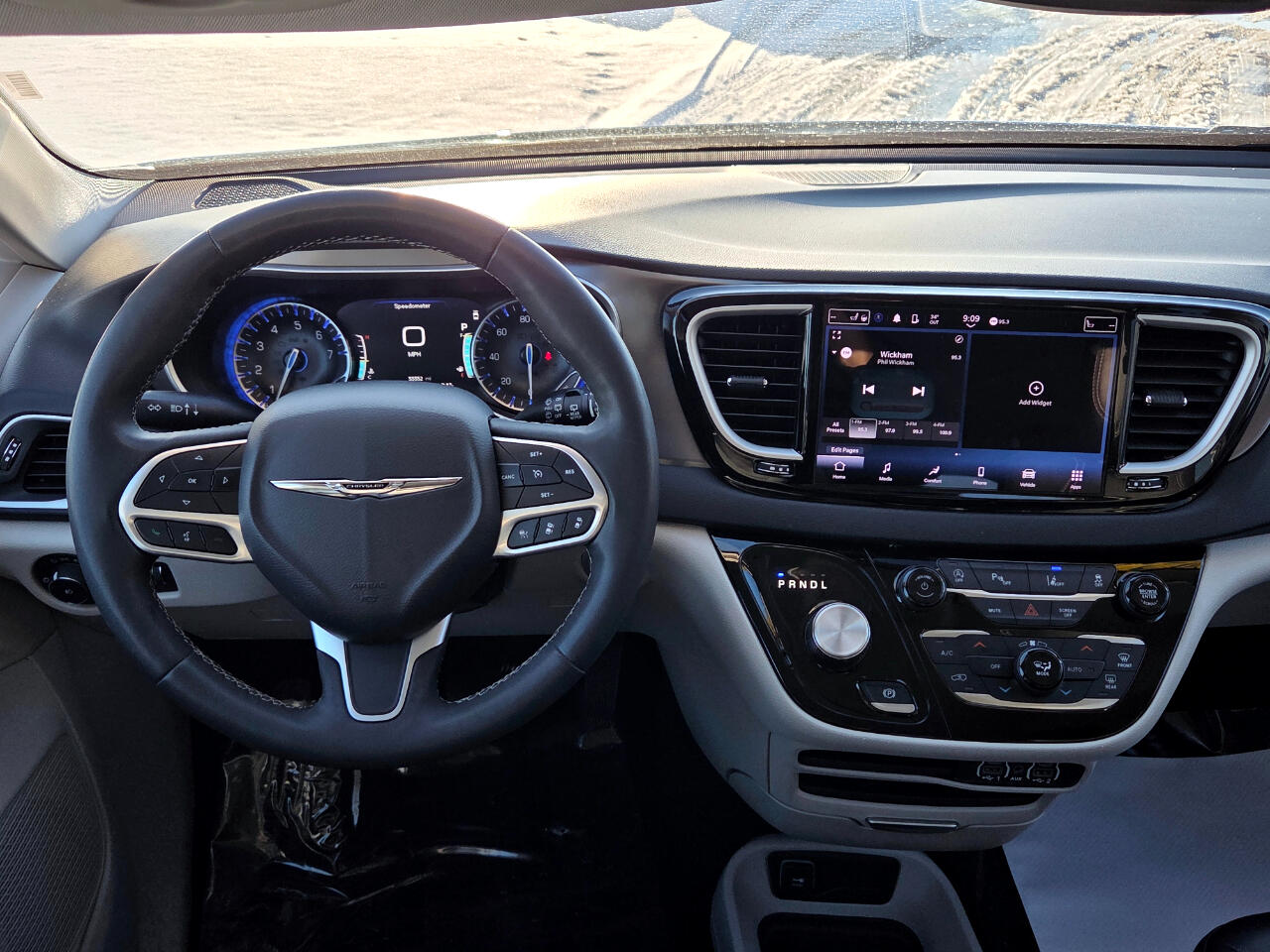 Chrysler Pacifica Touring L 2023