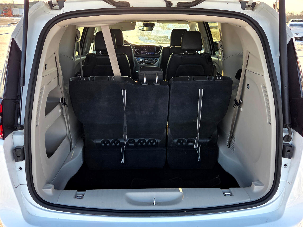 Chrysler Pacifica Touring L 2023