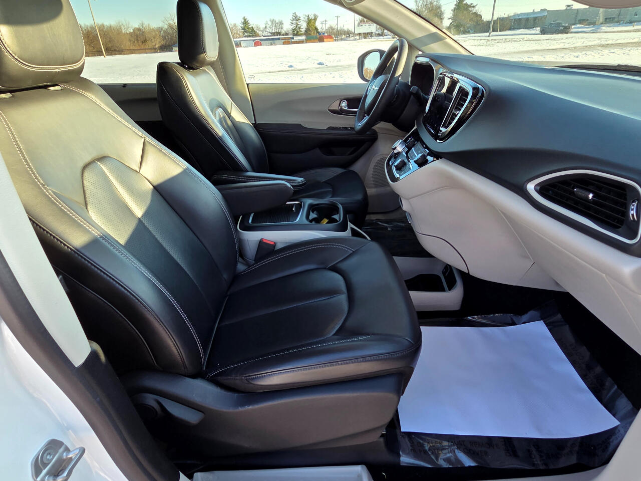 Chrysler Pacifica Touring L 2023