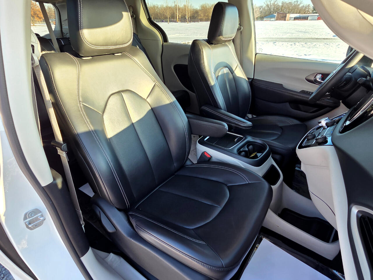 Chrysler Pacifica Touring L 2023