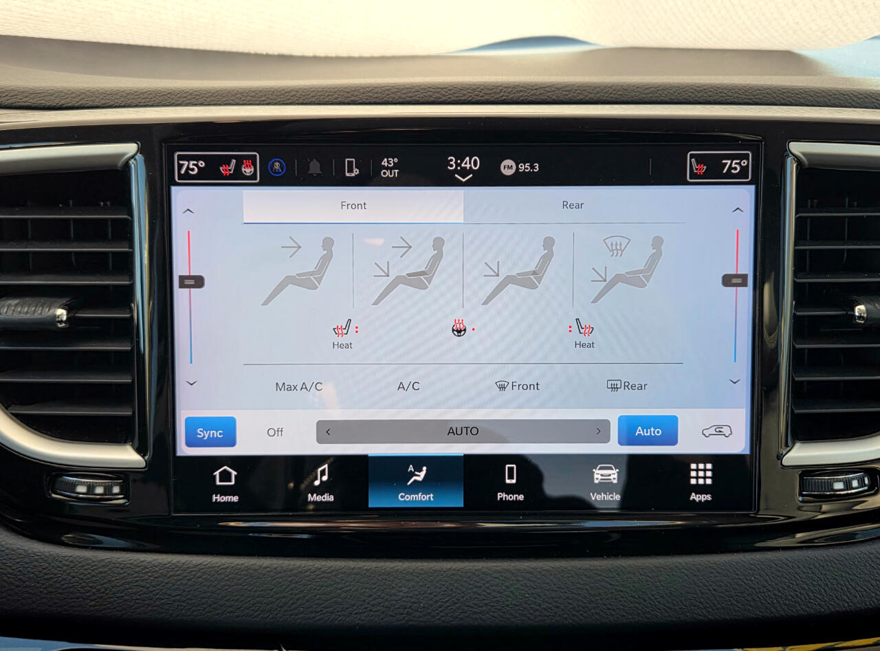 Chrysler Pacifica Touring L 2023