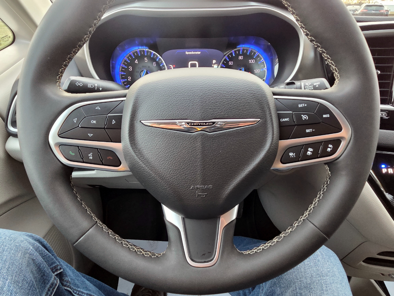 Chrysler Pacifica Touring L 2024