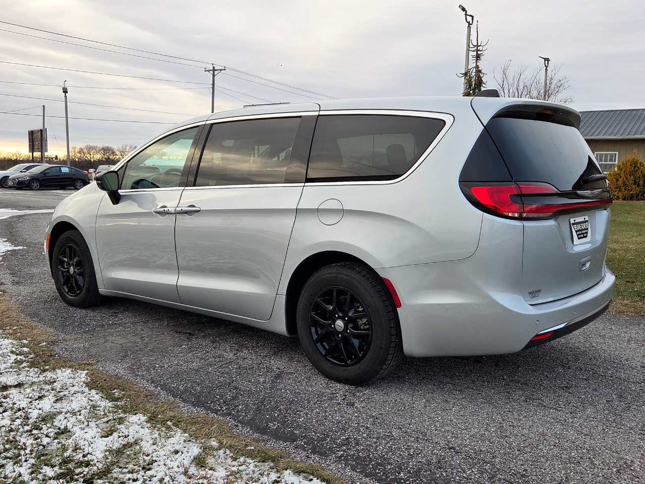 Chrysler Pacifica Touring L 2024