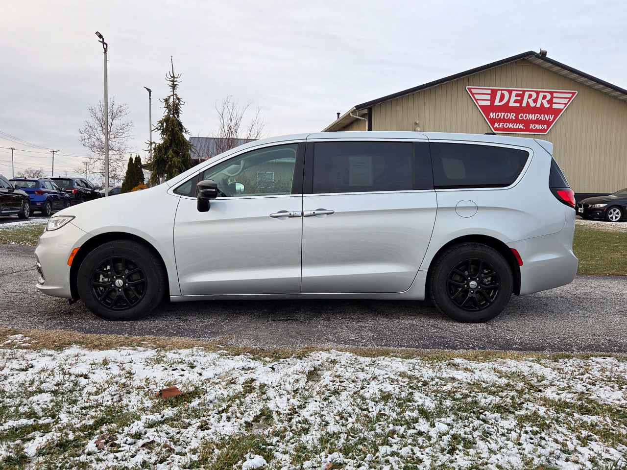 Chrysler Pacifica Touring L 2024