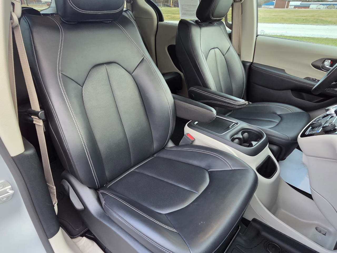 Chrysler Pacifica Touring L 2024