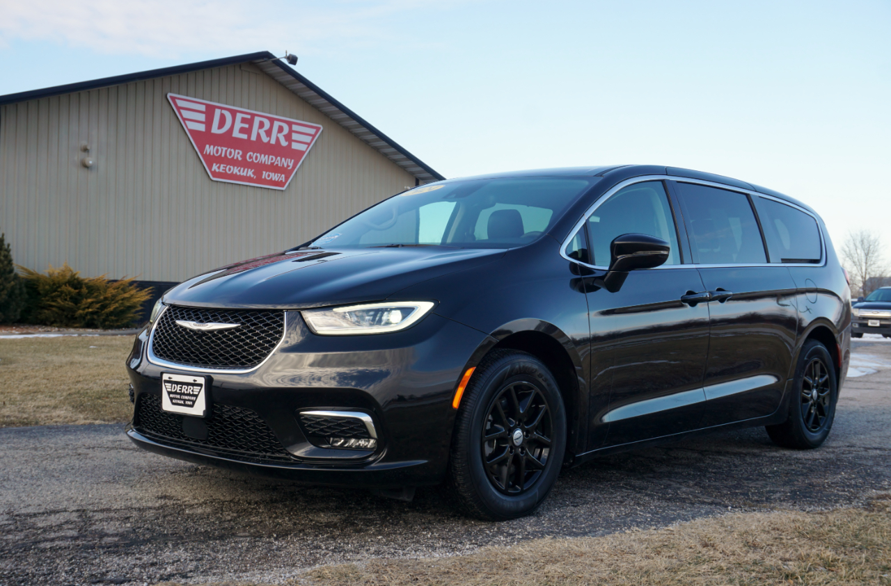 Chrysler Pacifica Touring L 2024