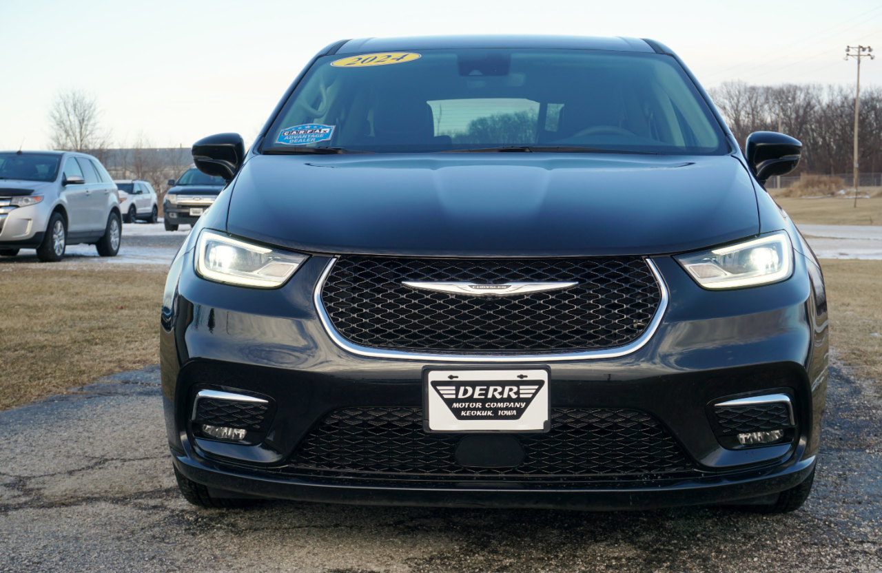 Chrysler Pacifica Touring L 2024