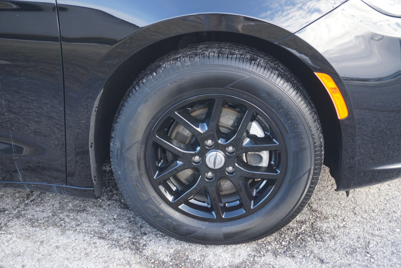 Chrysler Pacifica Touring L 2024