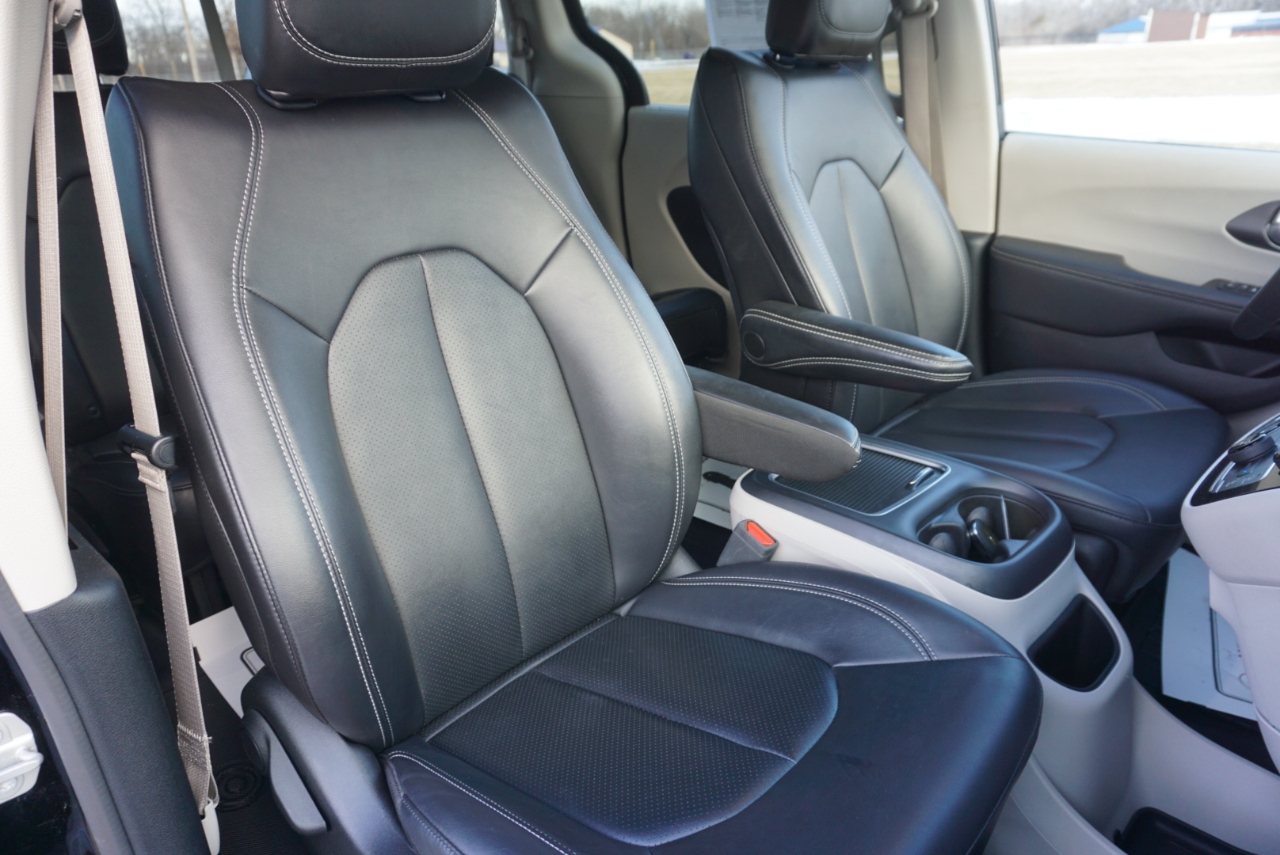 Chrysler Pacifica Touring L 2024