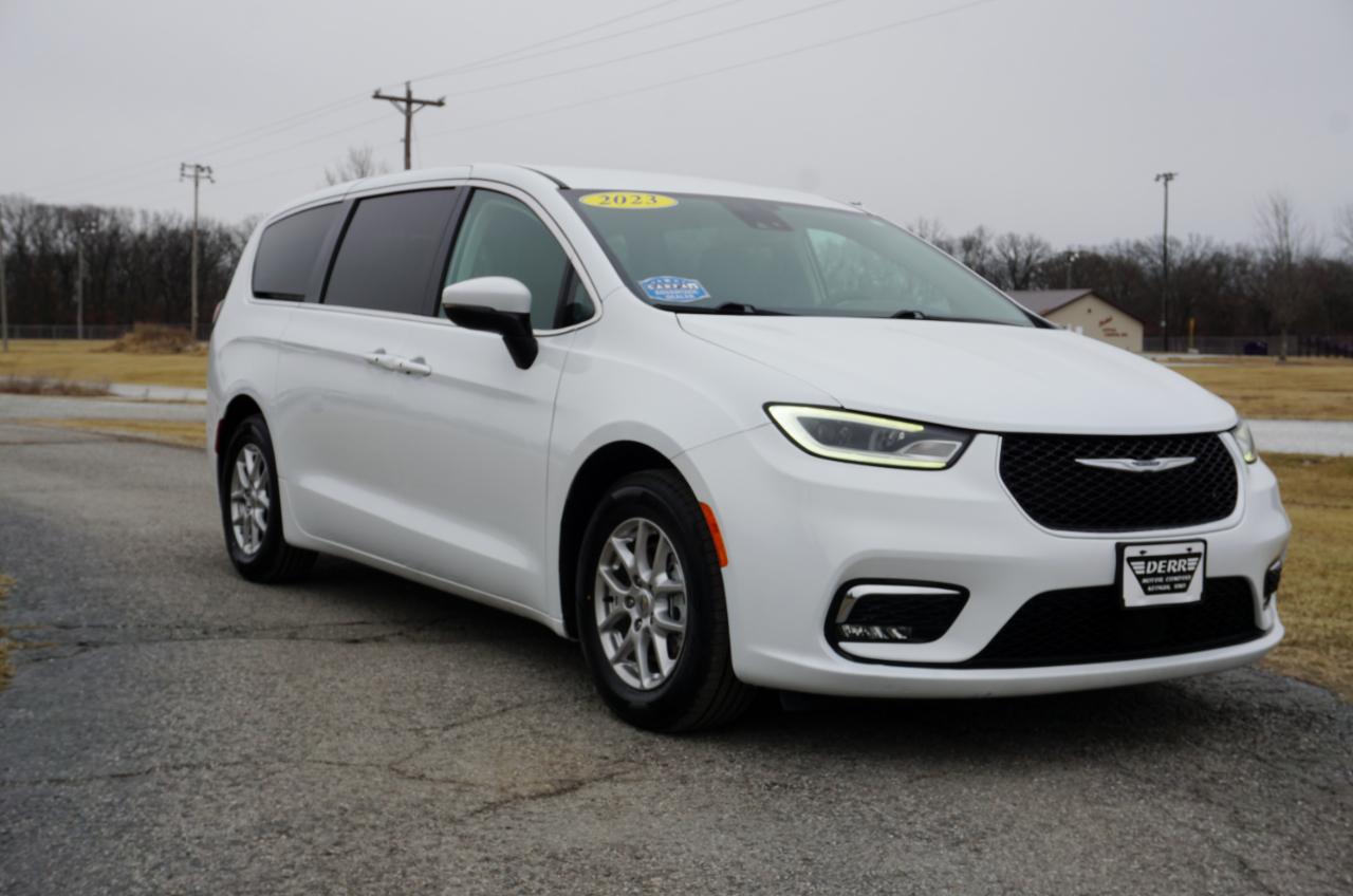 Chrysler Pacifica Touring L 2023