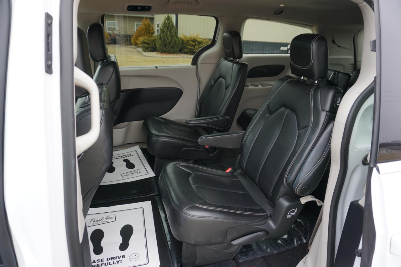 Chrysler Pacifica Touring L 2023