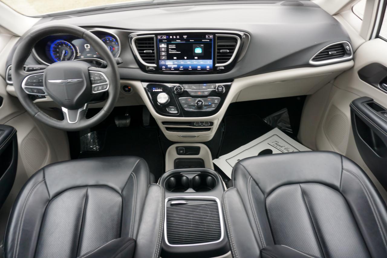 Chrysler Pacifica Touring L 2023