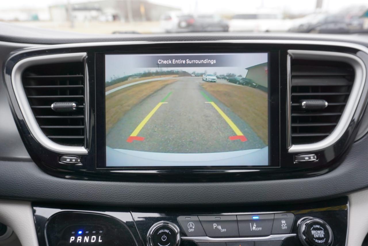 Chrysler Pacifica Touring L 2023