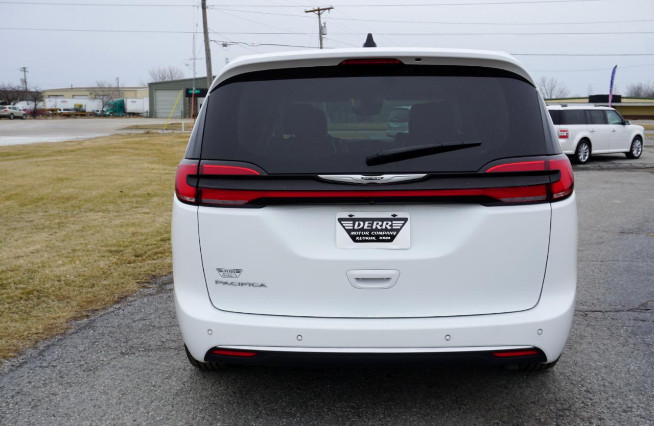 Chrysler Pacifica Touring L 2023