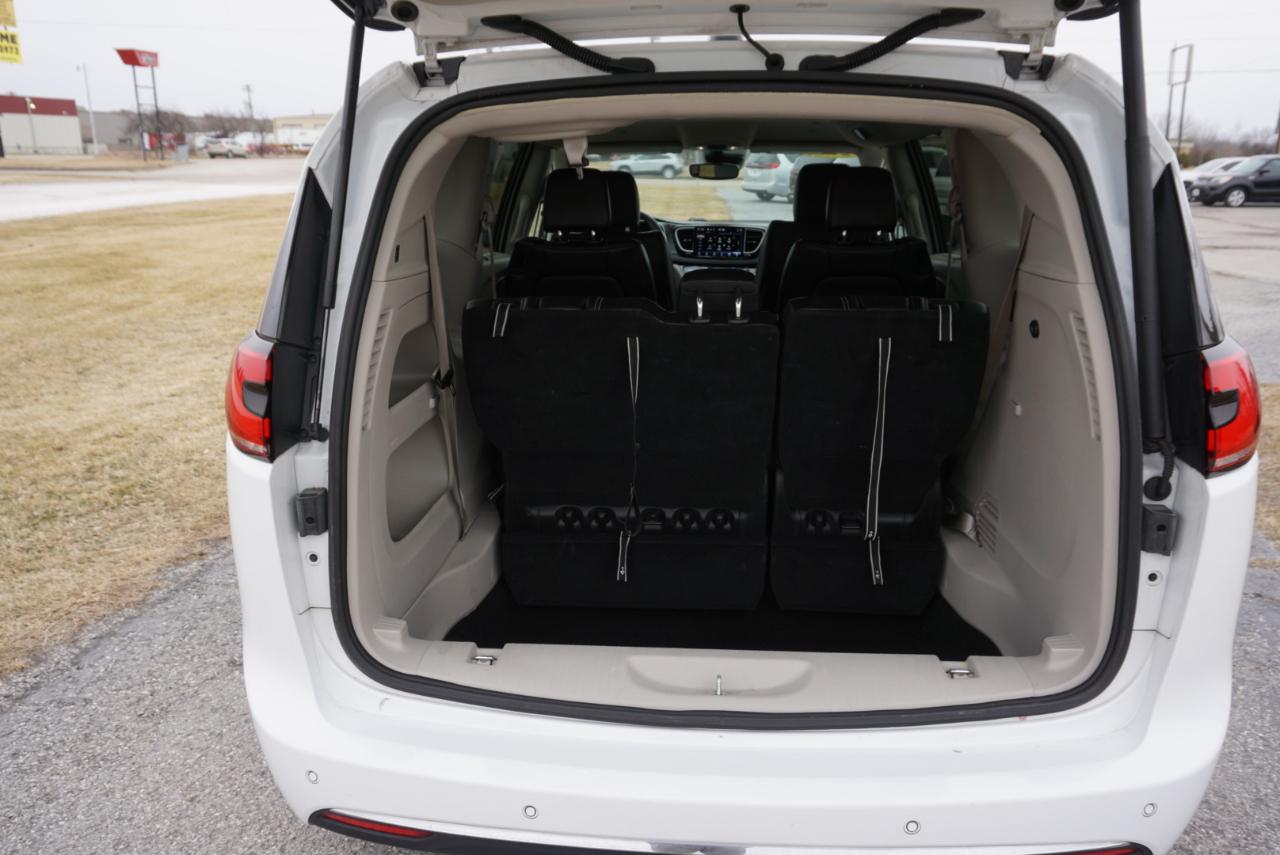 Chrysler Pacifica Touring L 2023