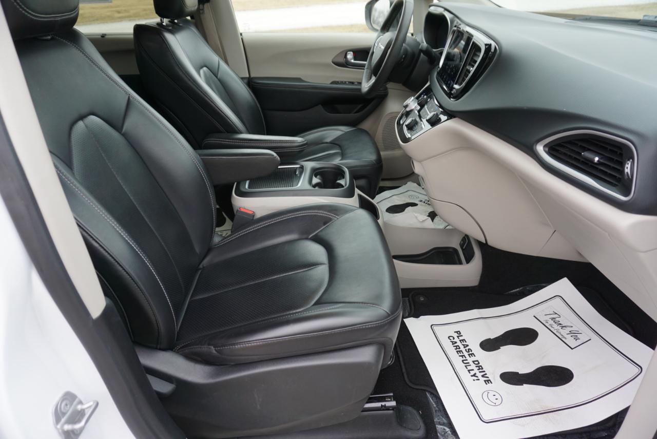 Chrysler Pacifica Touring L 2023