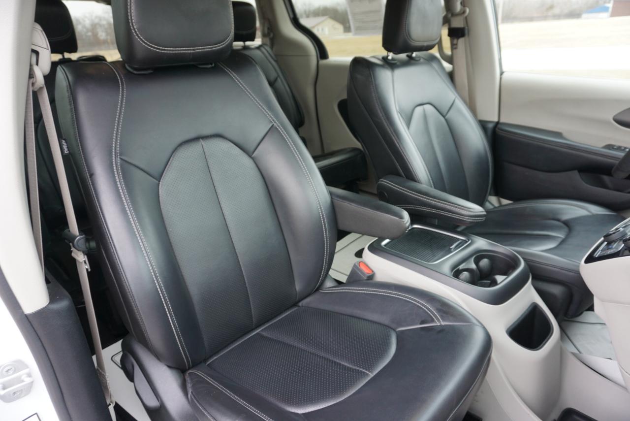 Chrysler Pacifica Touring L 2023