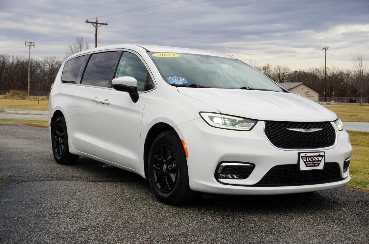 Chrysler Pacifica Touring L 2023