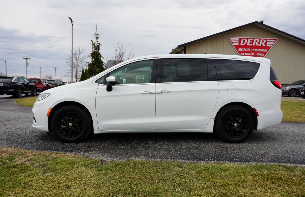 Chrysler Pacifica Touring L 2023