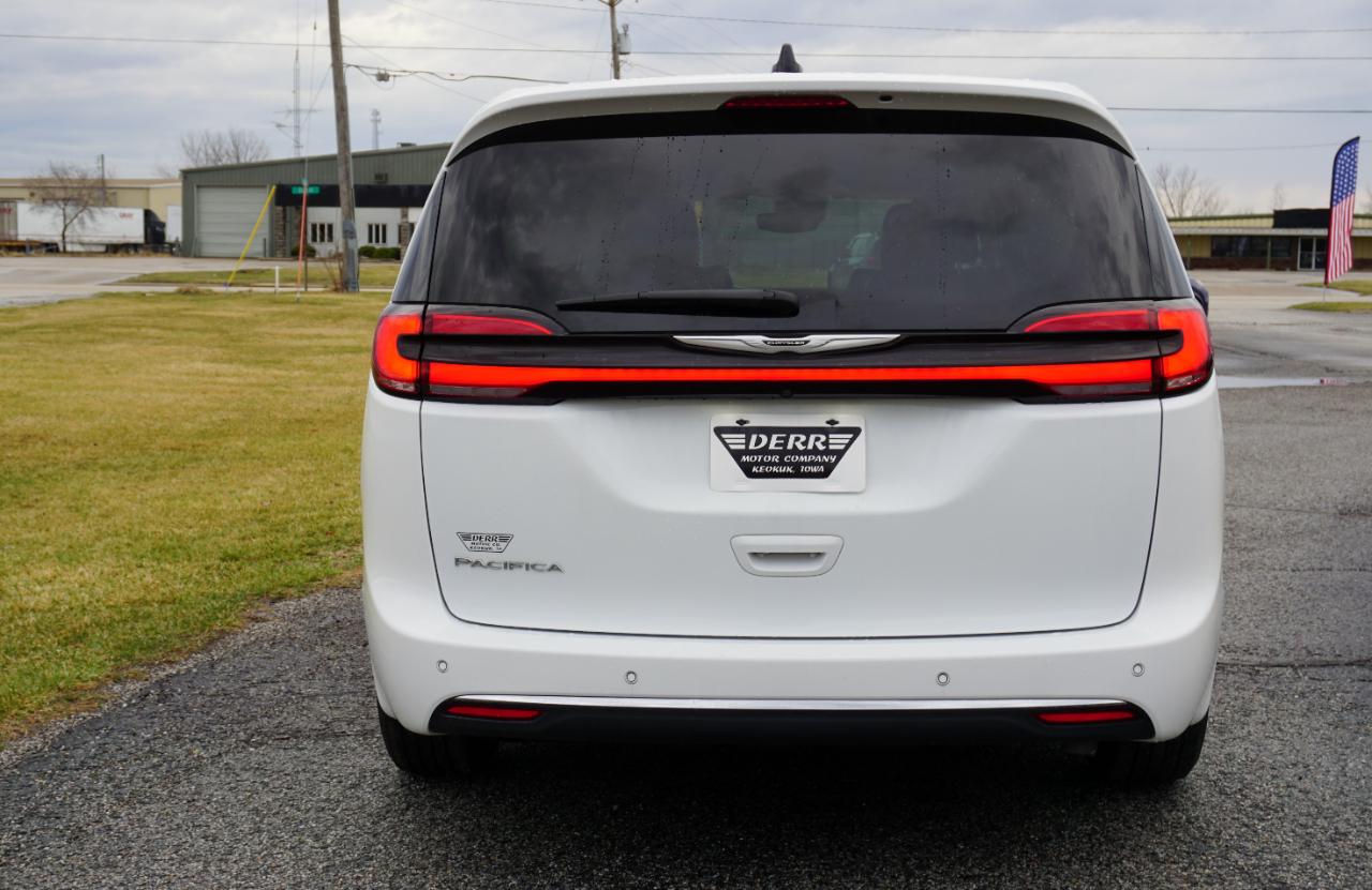 Chrysler Pacifica Touring L 2023