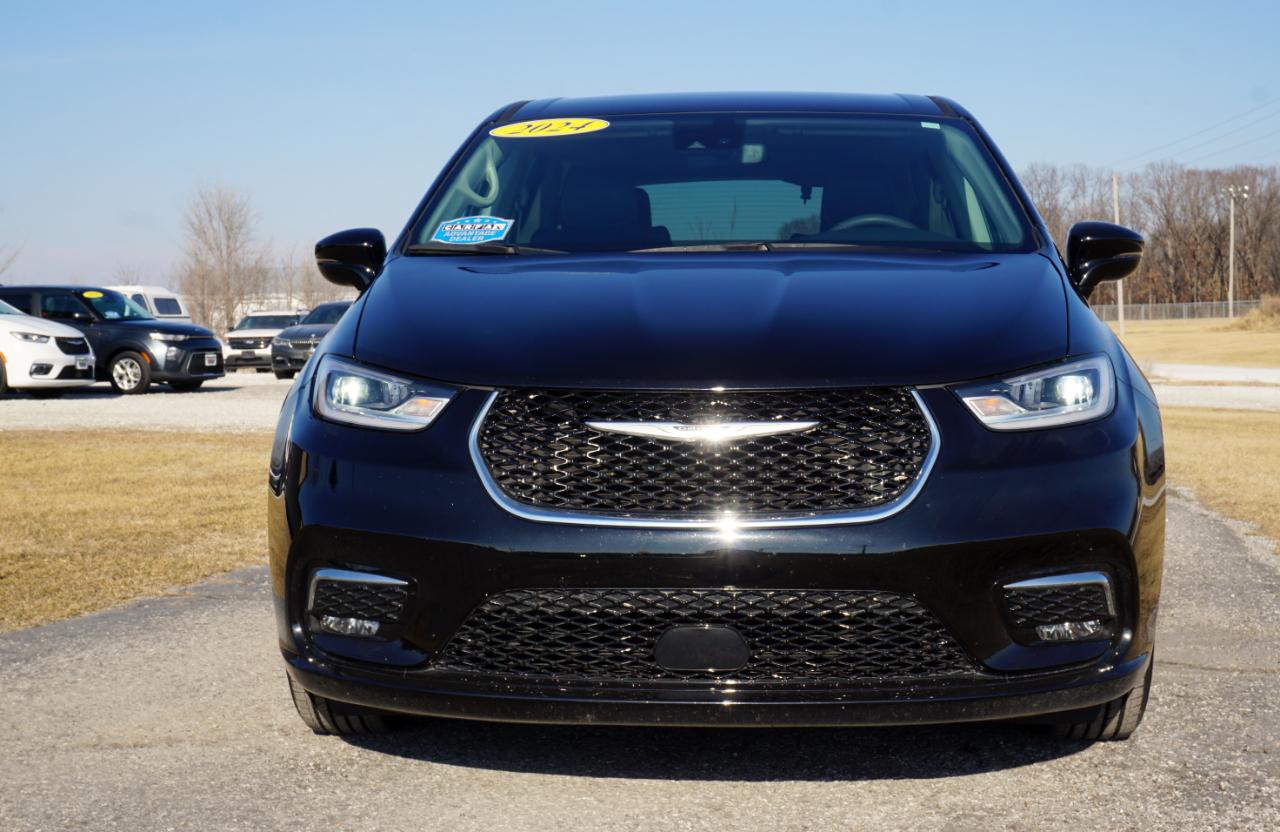 Chrysler Pacifica Touring L 2024