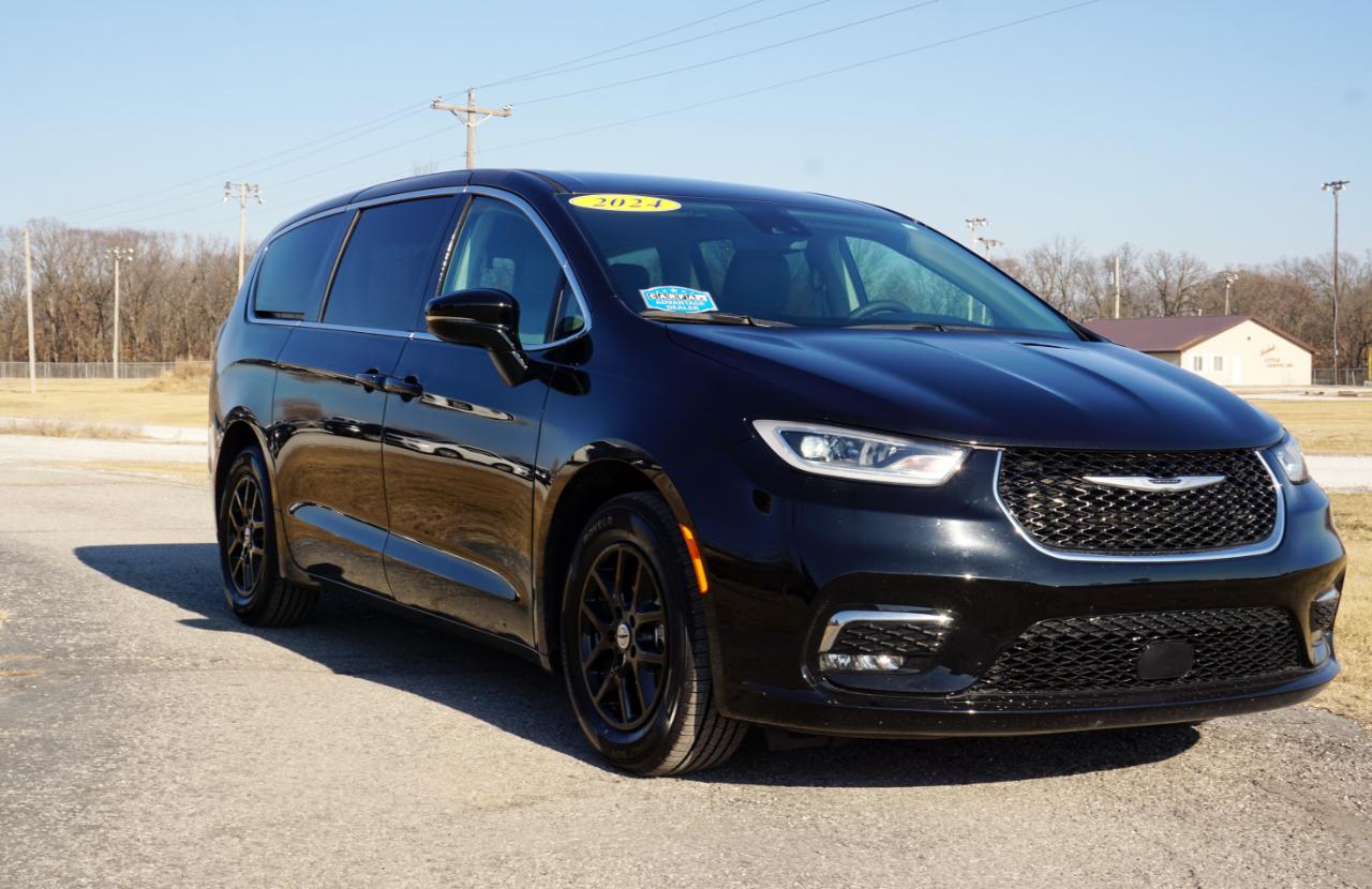 Chrysler Pacifica Touring L 2024