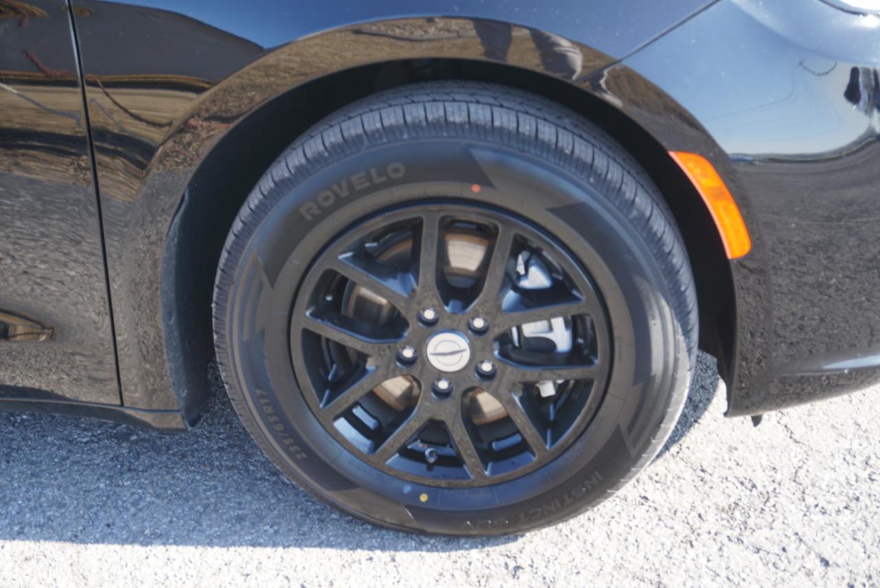 Chrysler Pacifica Touring L 2024