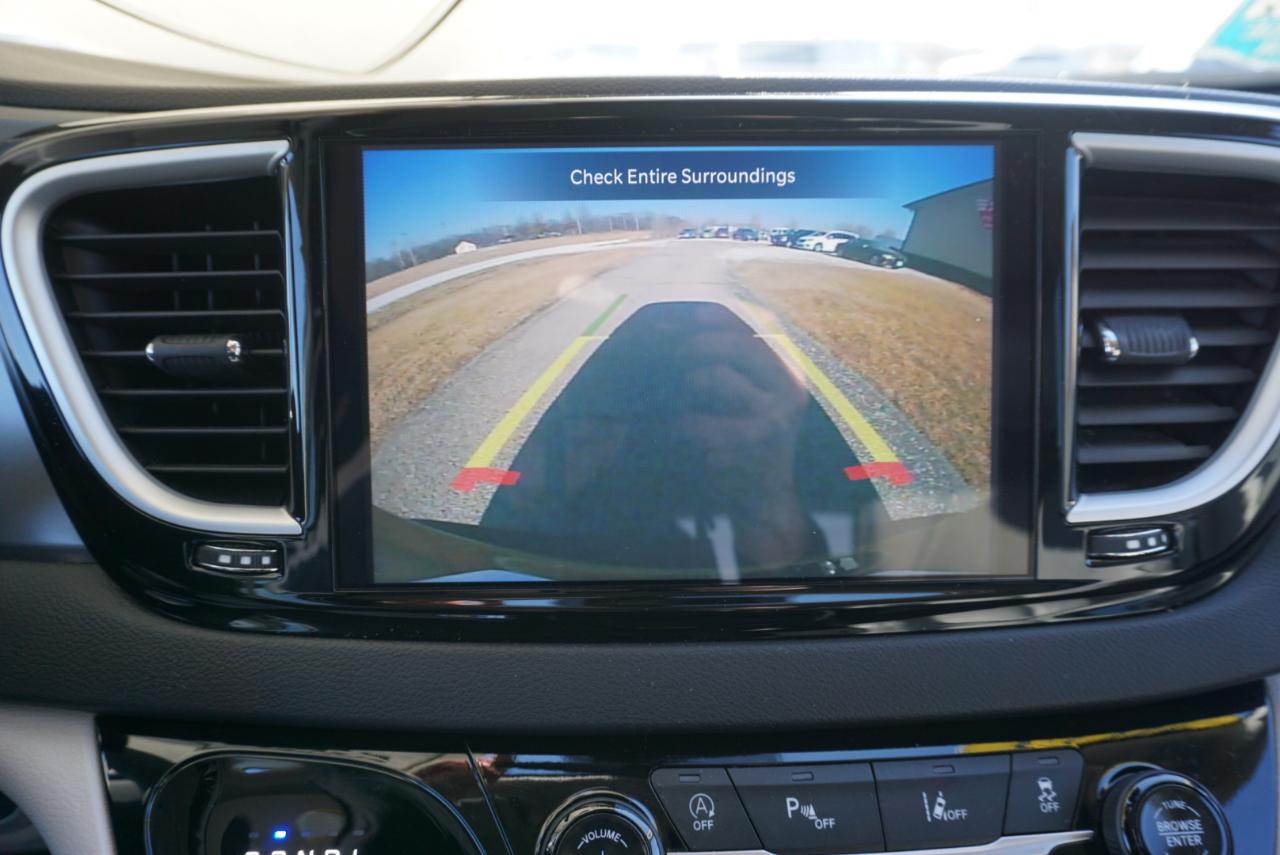 Chrysler Pacifica Touring L 2024