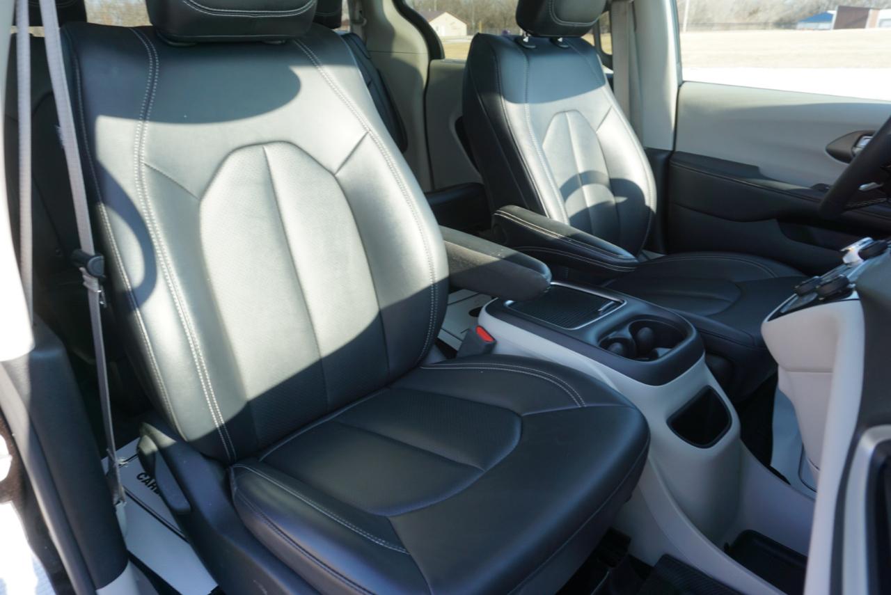 Chrysler Pacifica Touring L 2024