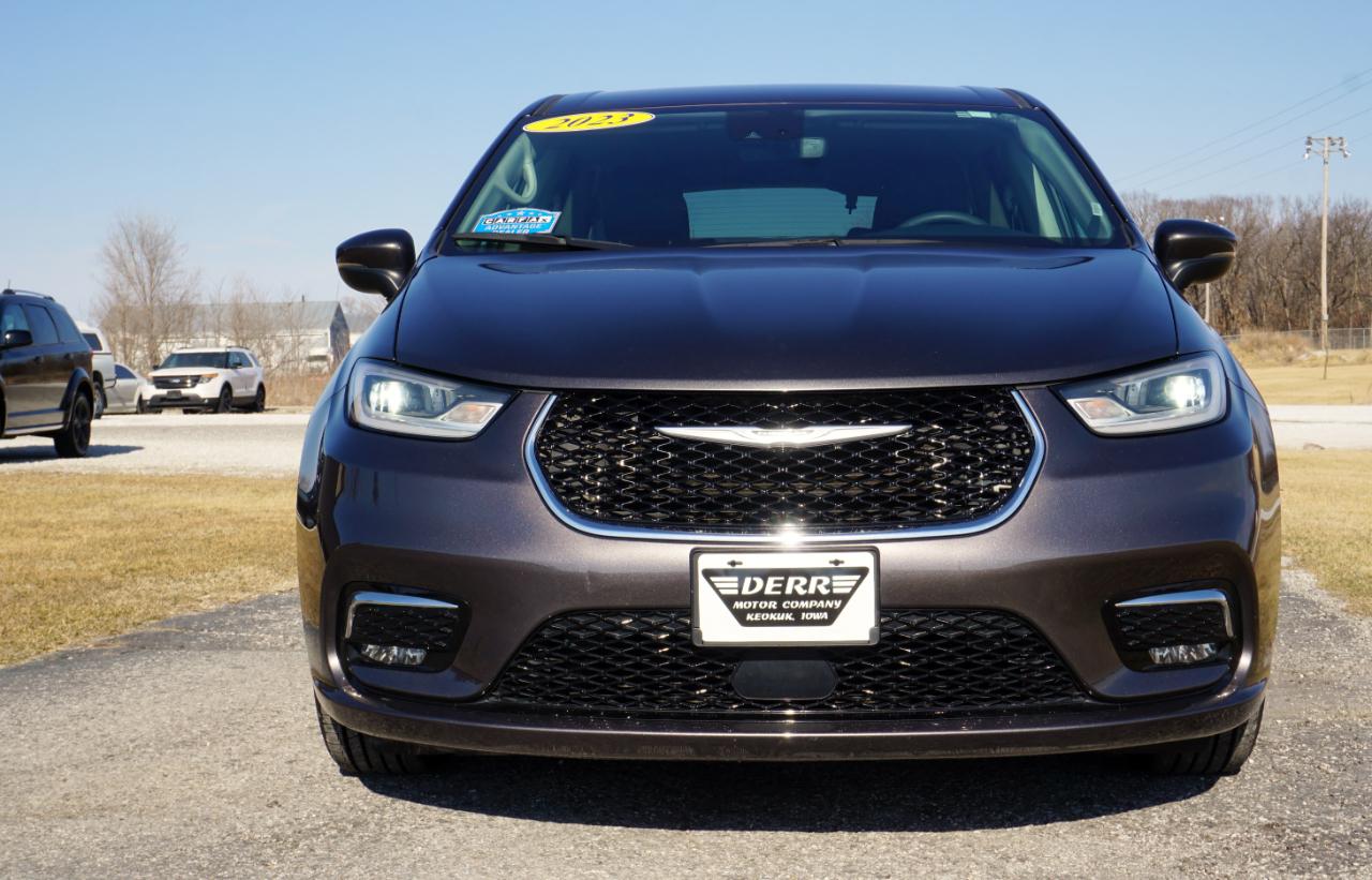 Chrysler Pacifica Touring L 2023