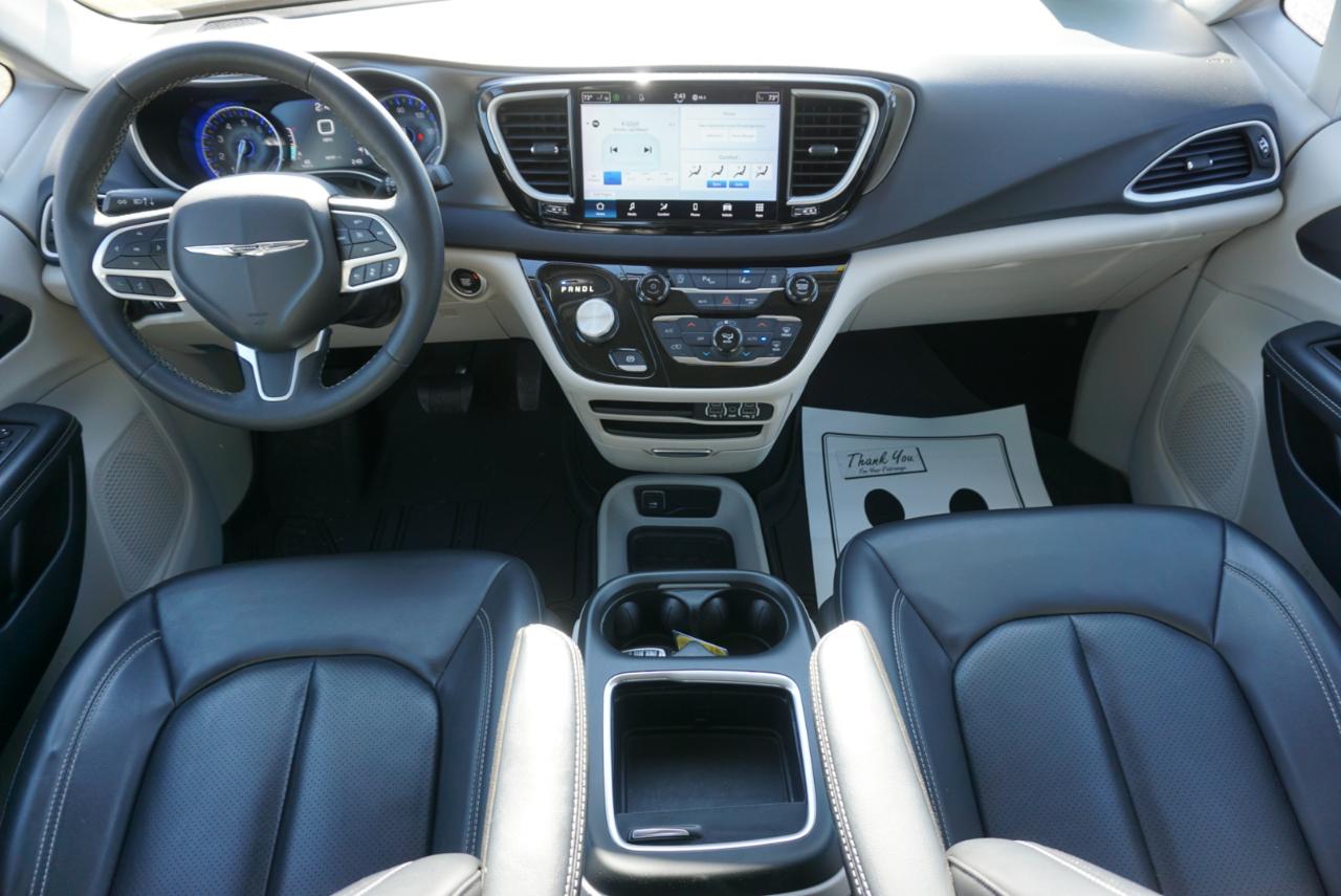 Chrysler Pacifica Touring L 2023