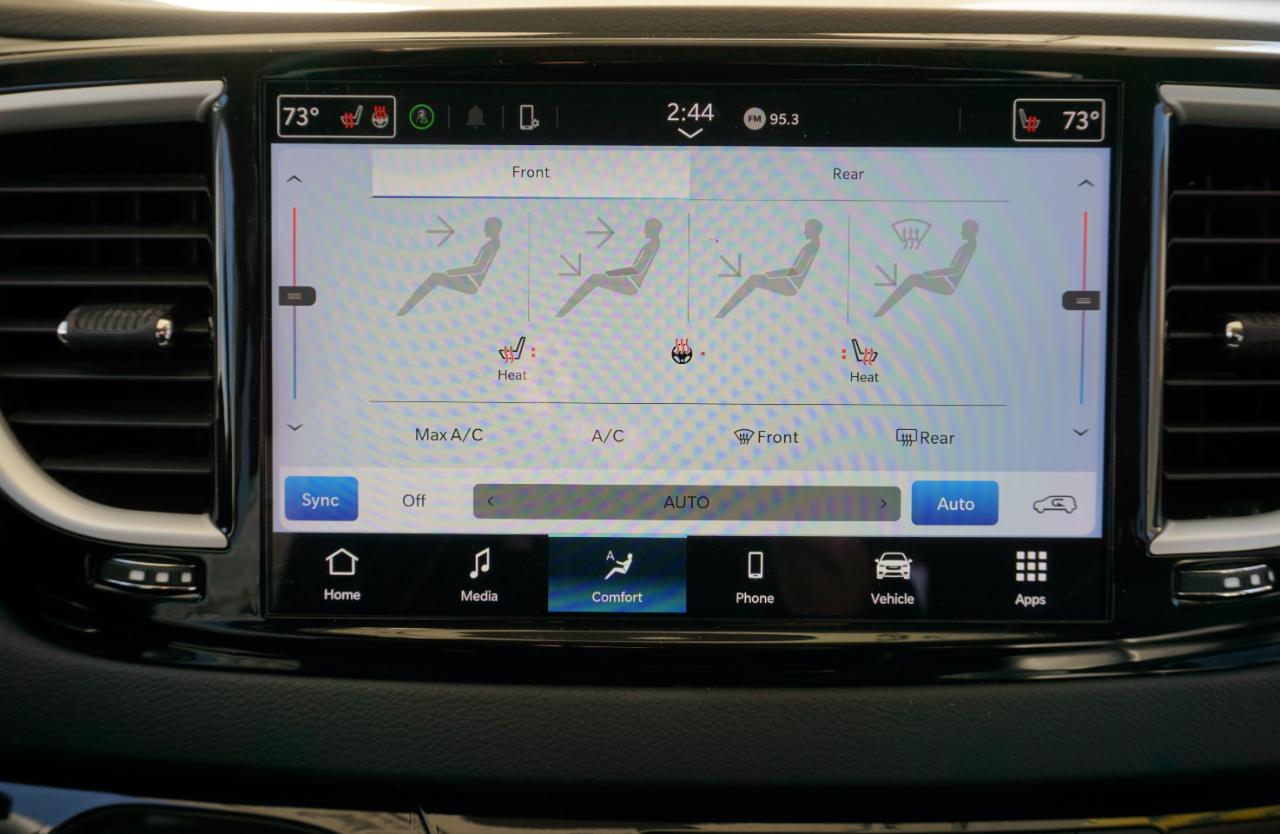 Chrysler Pacifica Touring L 2023