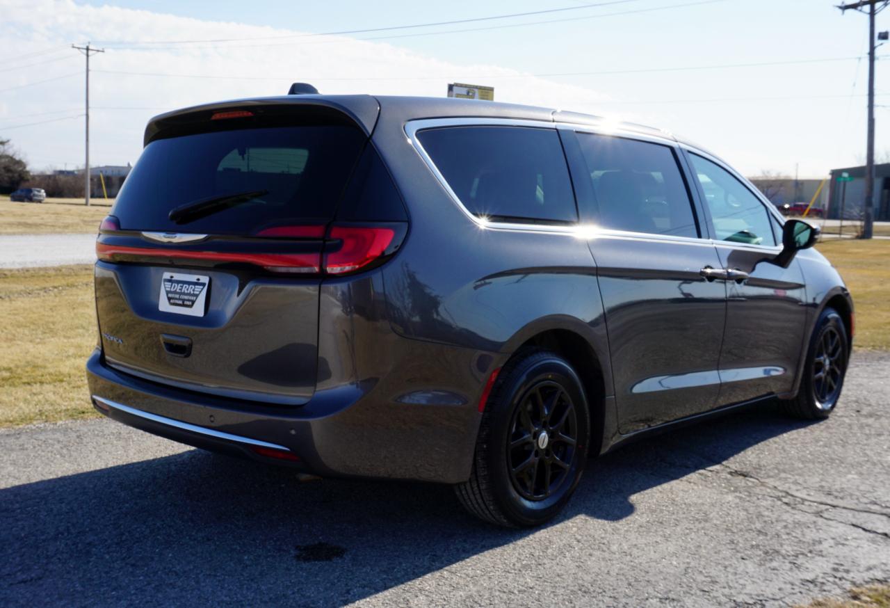 Chrysler Pacifica Touring L 2023