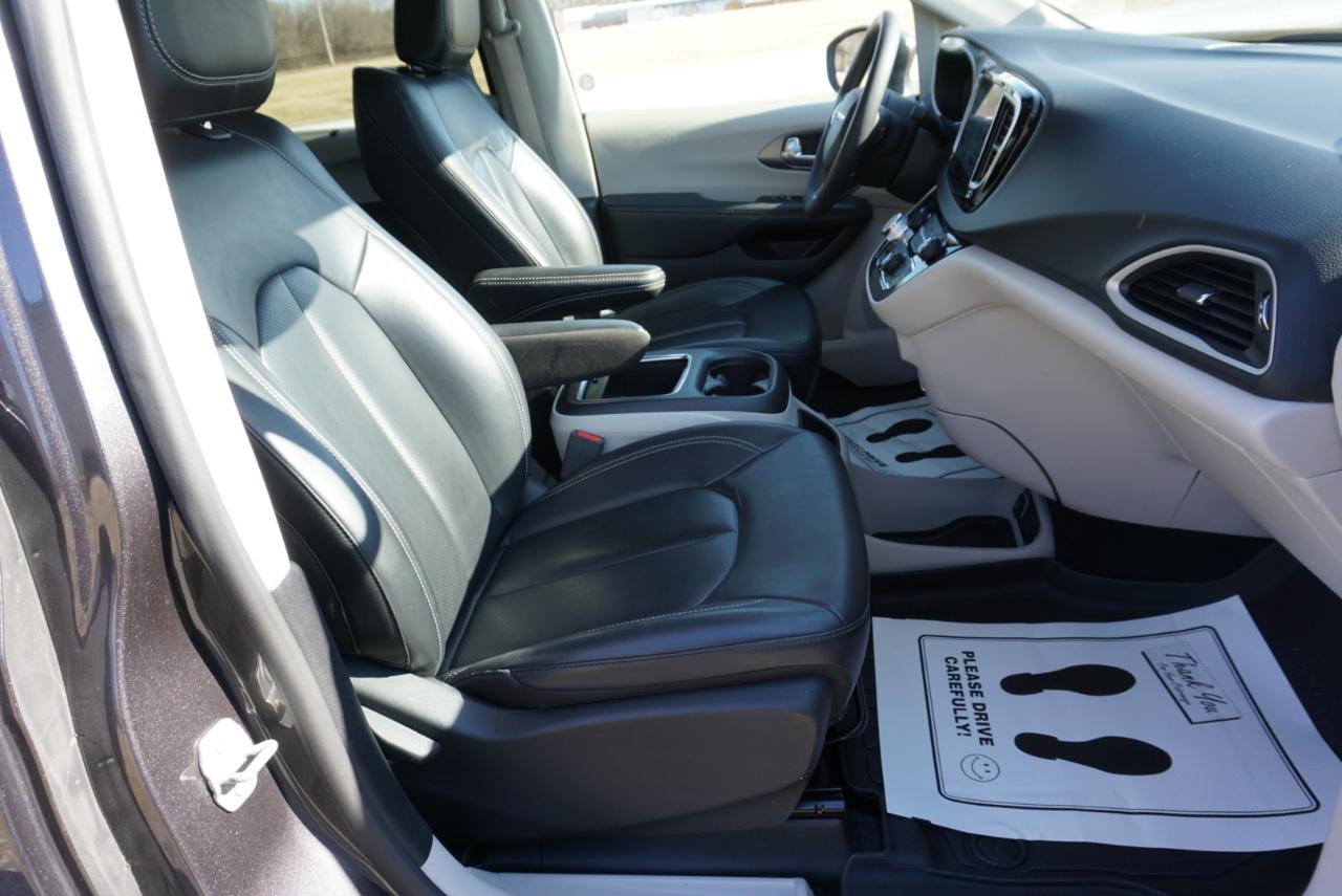 Chrysler Pacifica Touring L 2023