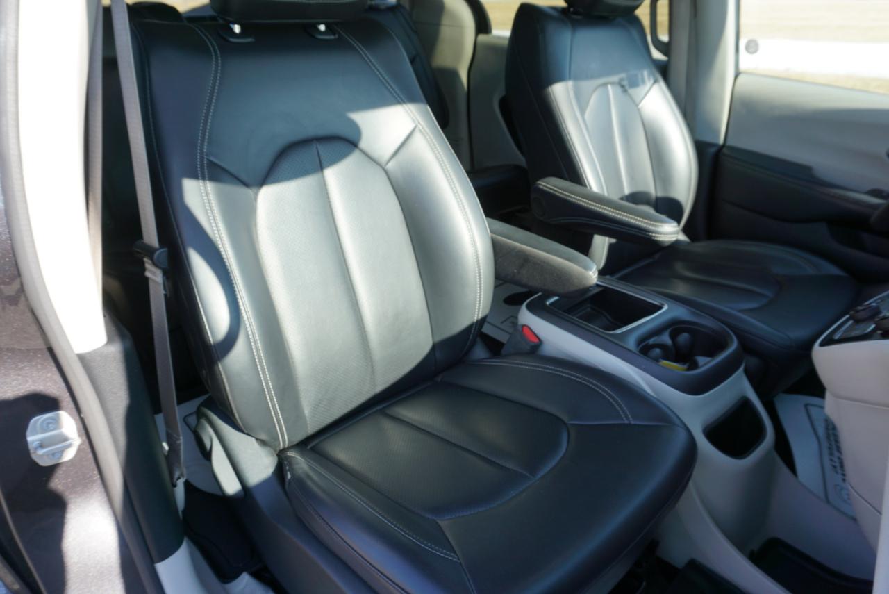 Chrysler Pacifica Touring L 2023