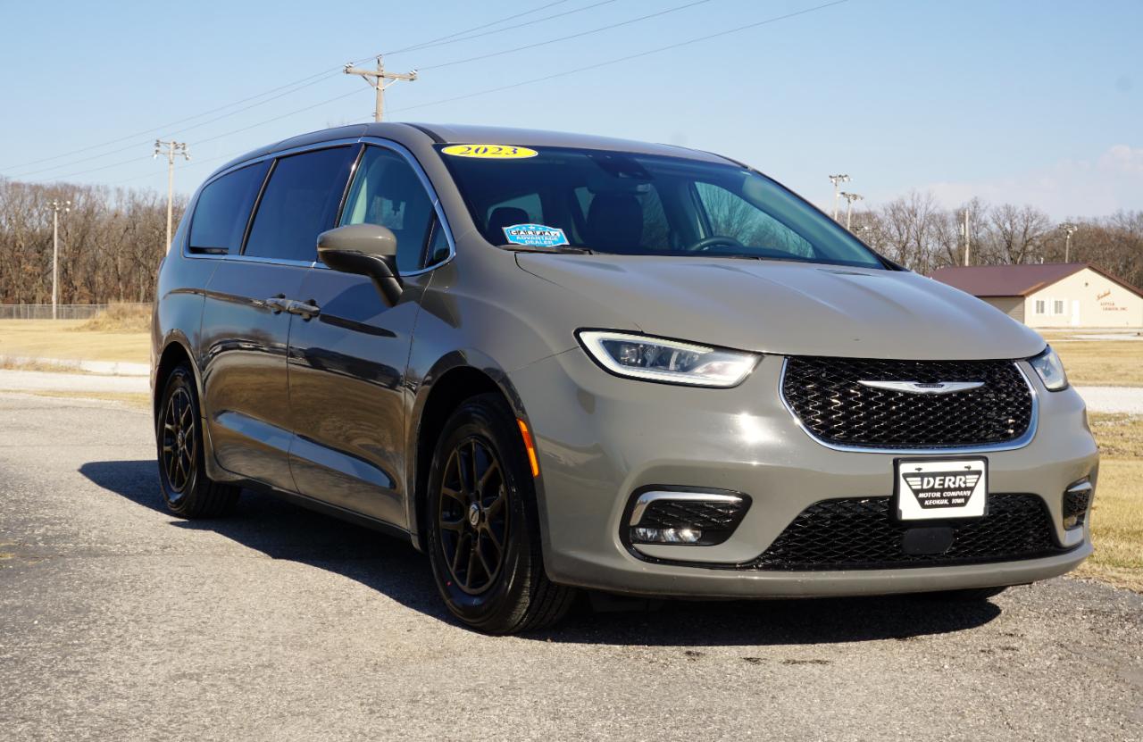 Chrysler Pacifica Touring L 2023