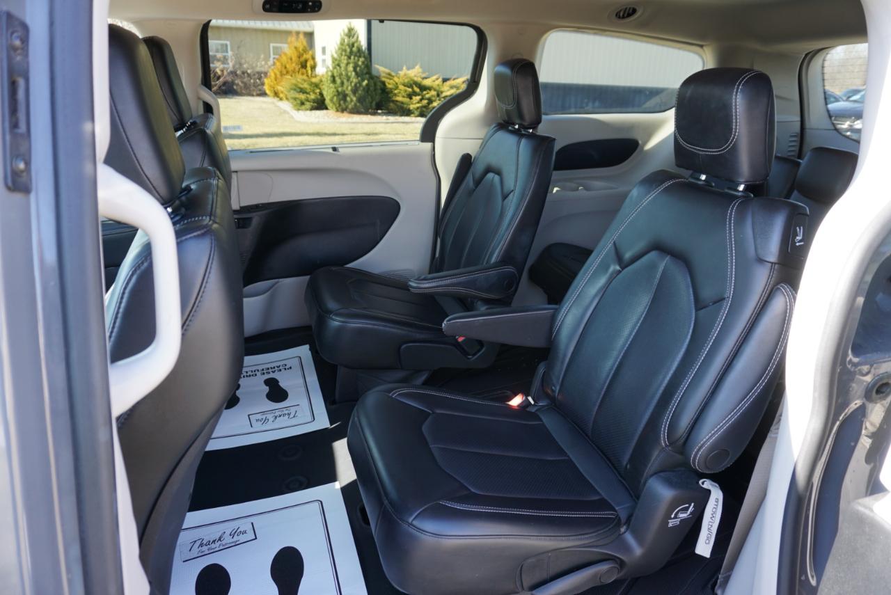 Chrysler Pacifica Touring L 2023